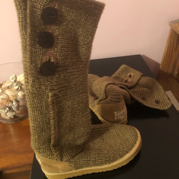 🔥🔥CLEARANCE SALE!!Uggs tall 3 button boot for women - Picture 2 of 8